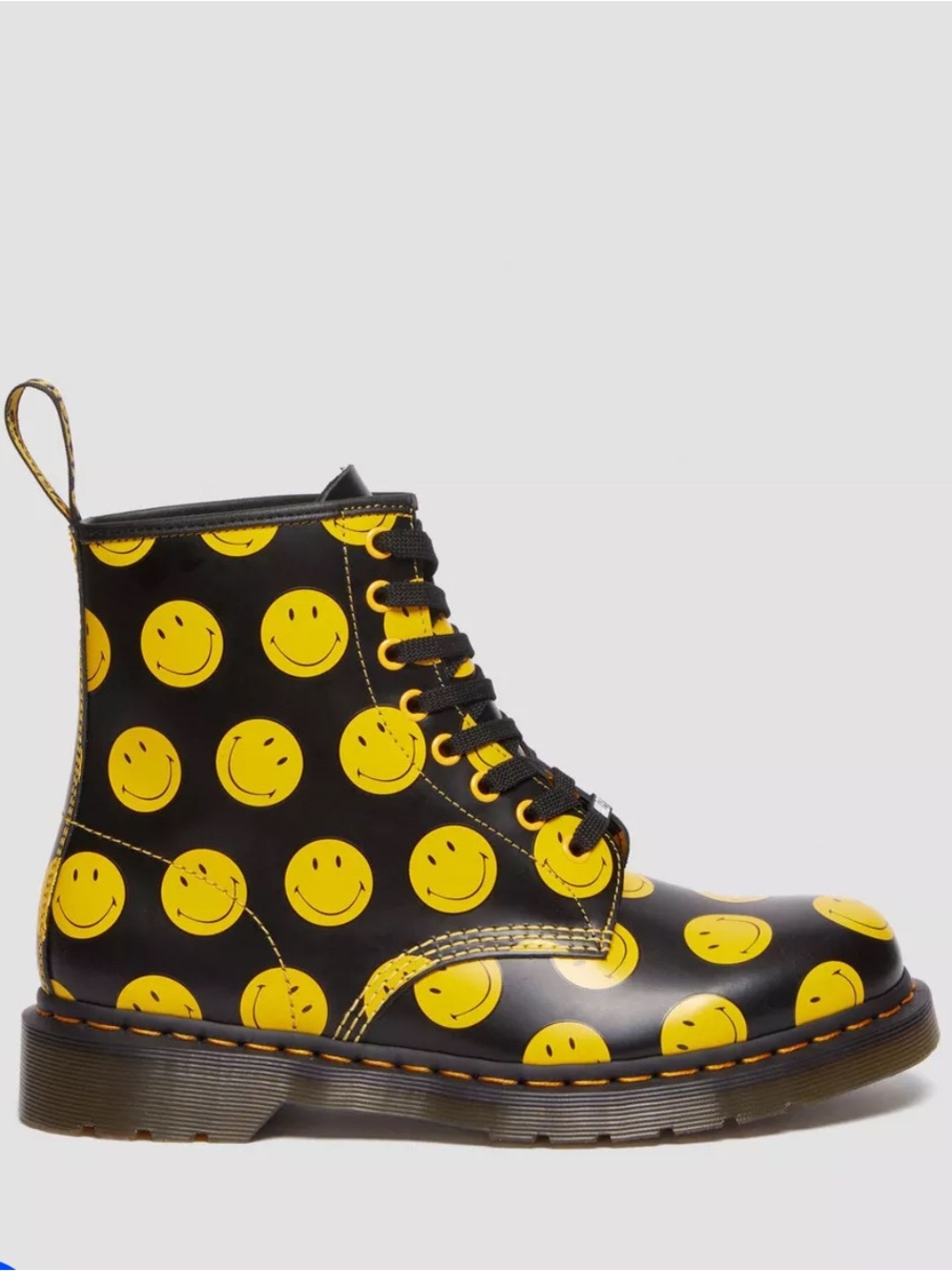 Dr. Martens 1460 Smiley Smooth Leather Mens size 10 NEW!!!